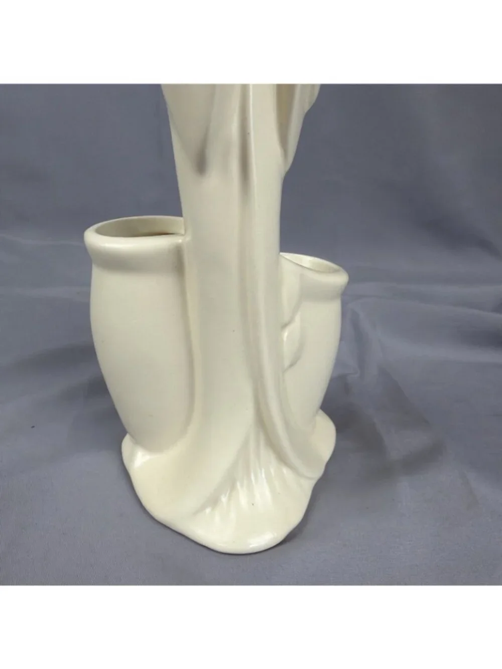 Vintage Haeger Pottery Madonna and Child Planter 11 Inch Model 3264 Ivory Color